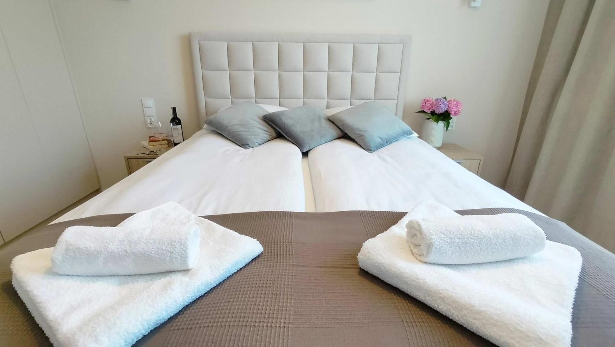 Cicha Przystan Apartamenty Whiteblue Sauna&Fitness&Parking Kolobrzeg Dış mekan fotoğraf